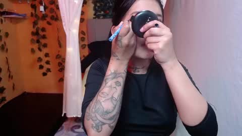 lilymoon_018 online show from May 20, 2026, 1:17 pm