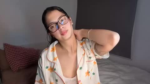 LillyPanda online show from December 14, 2025, 8:24 pm