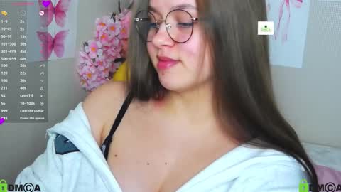 Snapshot of lilysweet13 chatting on October 6, 2025, 11:29 am Lily online show from October 6, 2025, 11:29 am