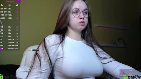 Snapshot of lilysweet13 chatting on October 22, 2025, 1:00 pm Lily online show from October 22, 2025, 1:00 pm