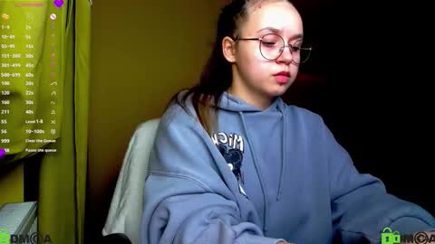 Snapshot of lilysweet13 chatting on October 27, 2025, 1:59 pm Lily online show from October 27, 2025, 1:59 pm