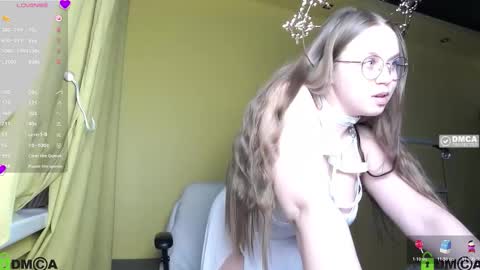 Snapshot of lilysweet13 chatting on October 30, 2025, 2:07 pm Lily online show from October 30, 2025, 2:07 pm