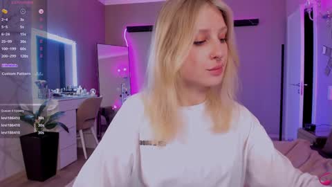 Lily online show from February 8, 2025, 10:08 pm