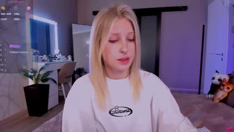 Lily online show from February 10, 2025, 6:03 pm