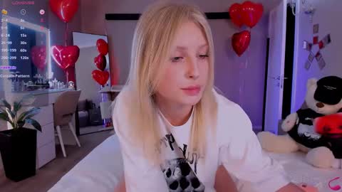 Lily online show from February 14, 2025, 5:03 pm