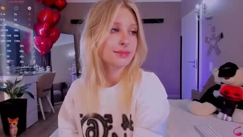 Lily online show from February 20, 2025, 6:35 pm