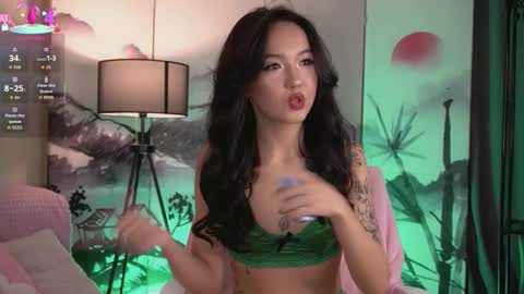 Lin Use menu to play with me  online show from November 8, 2025, 9:46 pm