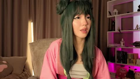 Lin Use menu to play with me  online show from April 14, 2026, 9:15 am