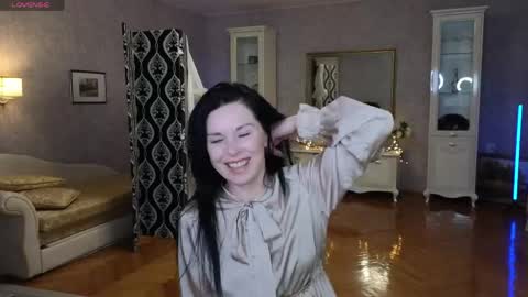 lina_flore online show from April 20, 2026, 7:37 pm