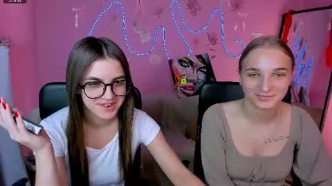 lina_fox12 online show from June 17, 2026, 5:43 am