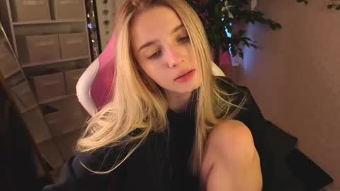 Snapshot of lina_reeds chatting on March 30, 2026, 1:06 am LINA online show from March 30, 2026, 1:06 am