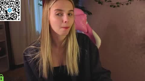 Snapshot of lina_reeds chatting on April 8, 2026, 1:16 am LINA online show from April 8, 2026, 1:16 am