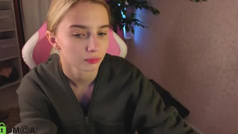 Snapshot of lina_reeds chatting on April 9, 2026, 1:16 am LINA online show from April 9, 2026, 1:16 am