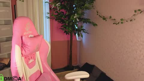 Snapshot of lina_reeds chatting on April 10, 2026, 1:11 am LINA online show from April 10, 2026, 1:11 am