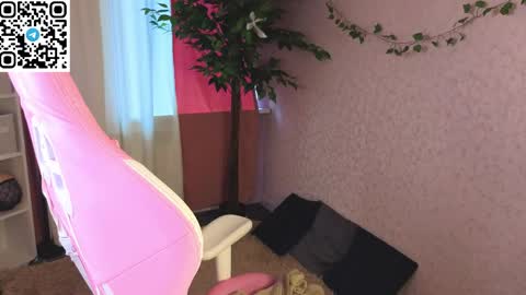 Snapshot of lina_reeds chatting on April 13, 2026, 4:07 am LINA online show from April 13, 2026, 4:07 am