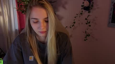 Snapshot of lina_reeds chatting on May 4, 2026, 1:12 am LINA online show from May 4, 2026, 1:12 am