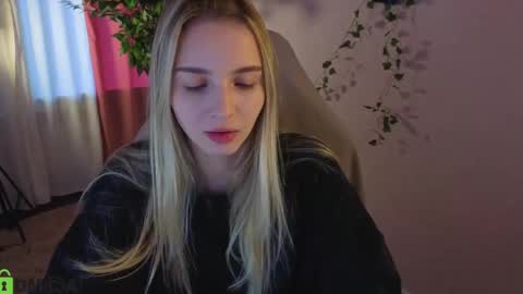 Snapshot of lina_reeds chatting on May 15, 2026, 2:29 am LINA online show from May 15, 2026, 2:29 am