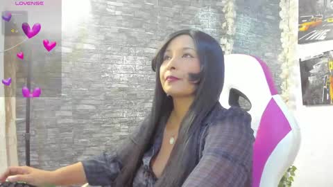 LINA SANCHEZ online show from May 26, 2026, 1:40 pm