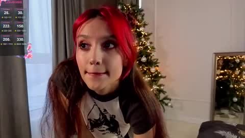 Snapshot of linaage chatting on December 19, 2025, 4:52 am Lina online show from December 19, 2025, 4:52 am