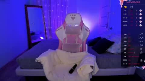 Lina online show from December 1, 2025, 8:30 am