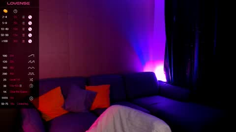 Lina online show from May 10, 2026, 6:07 am