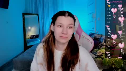 Lina online show from May 17, 2026, 6:33 am