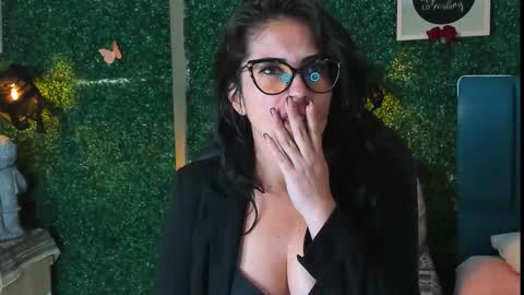 Lina  online show from October 28, 2025, 12:19 pm