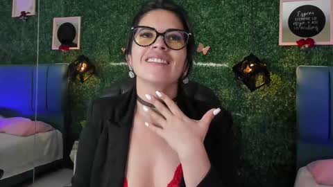 Lina  online show from November 13, 2025, 11:42 am