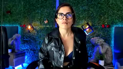 Lina  online show from July 2, 2026, 11:27 am