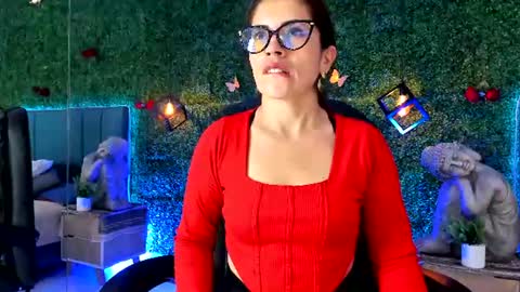 Lina  online show from July 7, 2026, 11:25 am