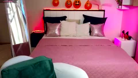 I am Lina online show from October 26, 2025, 1:39 pm