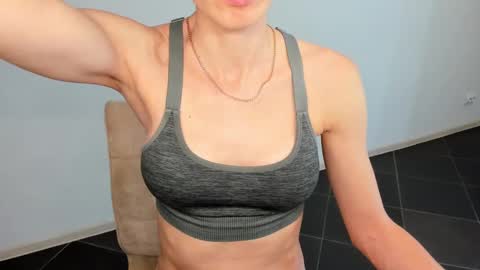 LinaLivee online show from January 25, 2025, 9:25 pm