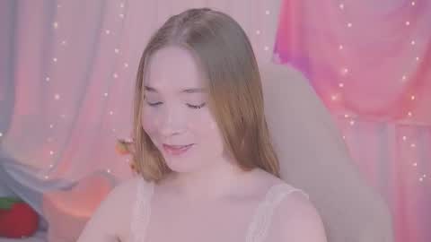 Snapshot of linalyy chatting on December 19, 2025, 5:03 am Lina online show from December 19, 2025, 5:03 am