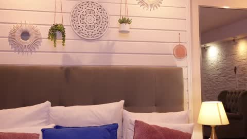 Snapshot of linareese chatting on December 28, 2024, 5:02 am LinaReese online show from December 28, 2024, 5:02 am