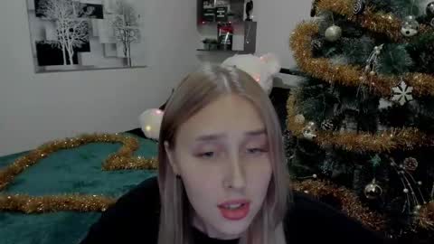 Lina online show from December 16, 2024, 7:32 pm