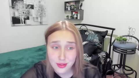 Lina online show from January 17, 2025, 9:28 pm