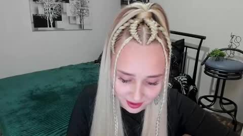 Lina online show from February 15, 2025, 9:15 pm