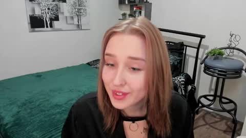 Lina online show from March 4, 2025, 4:17 am