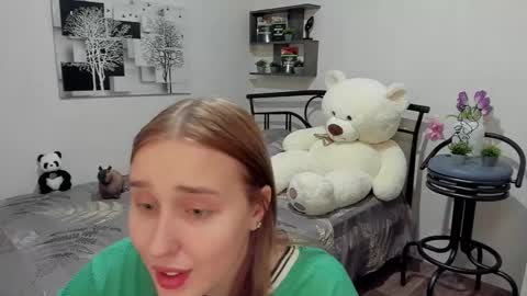 Lina online show from March 11, 2025, 9:15 pm