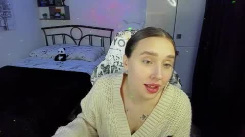 Lina online show from November 10, 2025, 10:09 pm