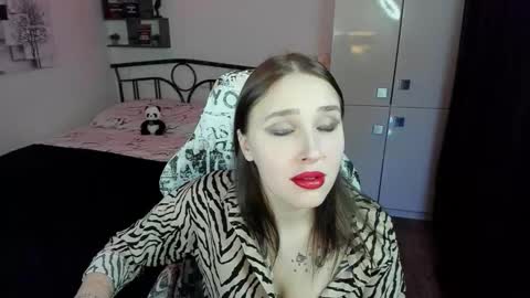 Lina online show from November 21, 2025, 10:19 pm