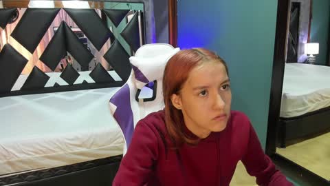 Snapshot of linda4petite chatting on December 29, 2024, 11:07 am  Linda  online show from December 29, 2024, 11:07 am