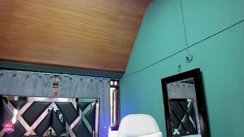 Snapshot of linda4petite chatting on March 9, 2025, 12:53 pm  Linda  online show from March 9, 2025, 12:53 pm