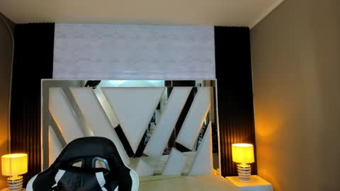  Linda  online show from February 7, 2026, 6:44 pm