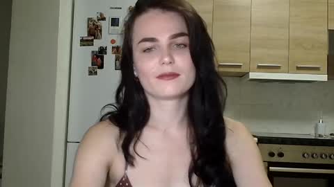 Linda online show from September 9, 2025, 7:02 pm