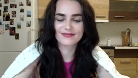 Linda online show from December 4, 2025, 8:06 pm