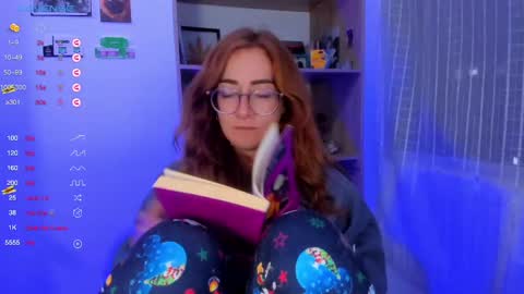 Giggles  online show from February 14, 2025, 3:33 am