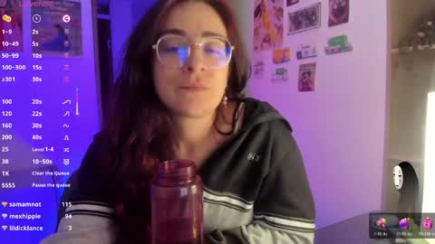 Giggles  online show from May 29, 2026, 3:15 am