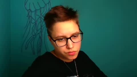 Linda online show from March 9, 2025, 1:04 am