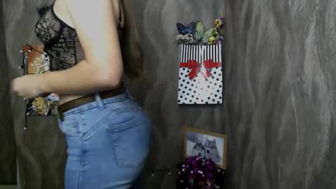 Snapshot of linda_s_ chatting on October 11, 2025, 9:30 am Linda online show from October 11, 2025, 9:30 am